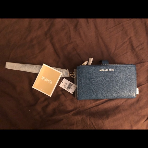 Michael Kors Purse Wallet - Picture 3 of 8